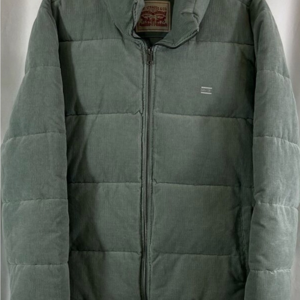 Levi’s puffer